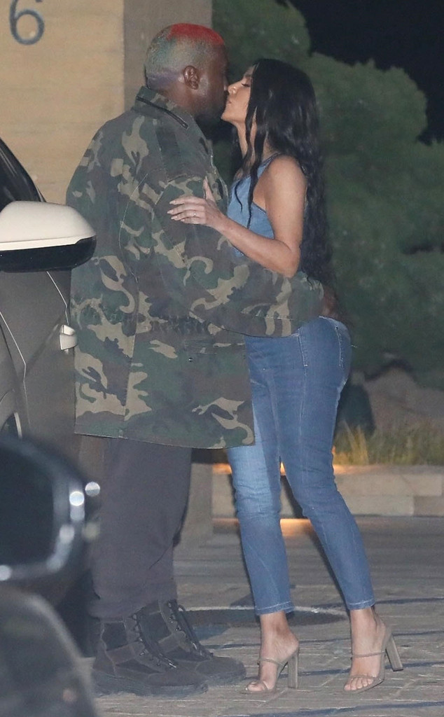 Kim Kardashian, Kanye West, PDA